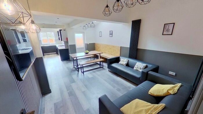 6 Bedroom House To Rent In Cycle Road, Lenton, NG7