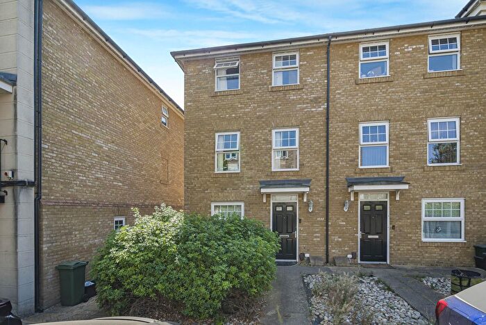 3 Bedroom Town House For Sale In Hawksmoor Grove, Bromley, Kent, BR2