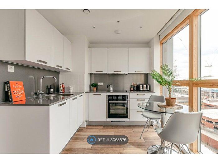 Studio To Rent In Queen Street, Maidenhead, SL6