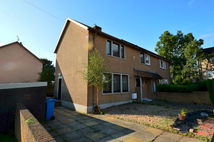 3 Bedroom Semi-Detached House To Rent In Kirktoun Park, Ballingry, KY5