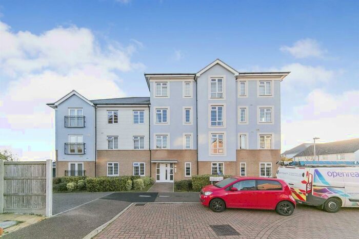2 Bedroom Apartment To Rent In Heron Way, Harwich, CO12