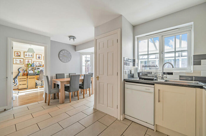 4 Bedroom Detached House For Sale In Sonora Way, Sittingbourne, Kent, ME10