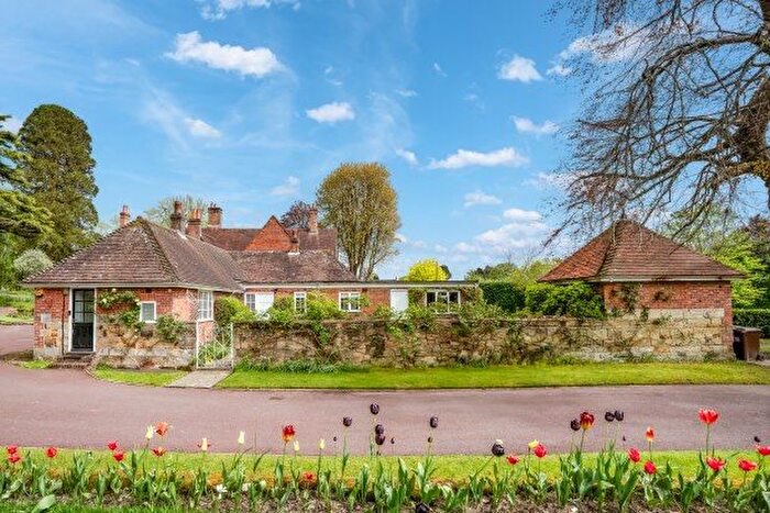 2 Bedroom Property To Rent In The Drive, Uckfield, TN22