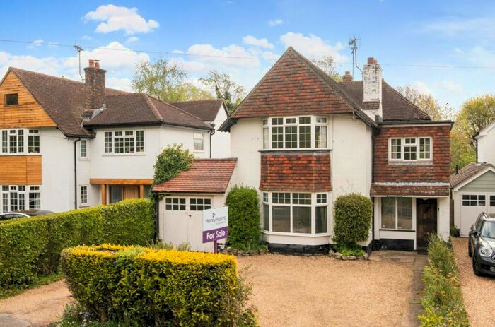 4 Bedroom Detached House For Sale In Heath Road East, Petersfield, GU31