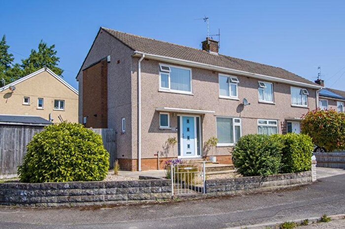 3 Bedroom Semi-Detached House For Sale In St Pauls Avenue, Penarth, CF64
