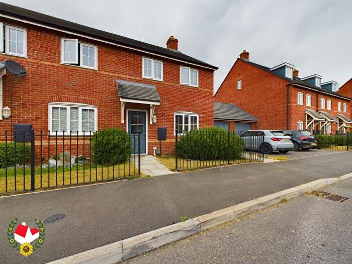3 Bedroom End Of Terrace House To Rent In Wintergate Road, Longford, GL2