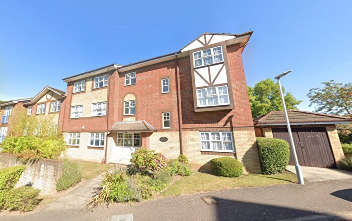 2 Bedroom Flat To Rent In Ermine Place, Earls Meade, Luton, LU2