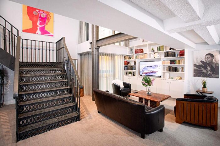 2 Bedroom Apartment For Sale In Regent Road, Liverpool, Merseyside, L3