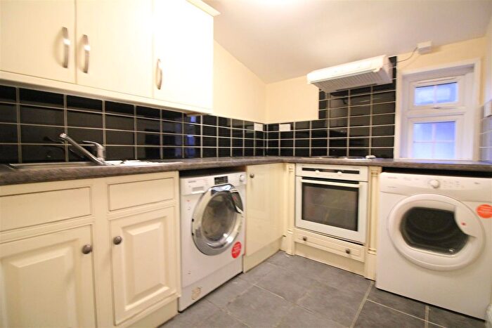 Studio To Rent In Chertsey Bridge Road, Chertsey, KT16
