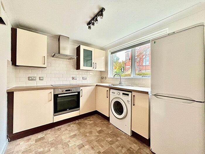 2 Bedroom Flat To Rent In Brook Court, London, E17