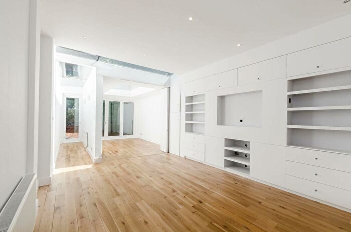 1 Bedroom Flat To Rent In Lambolle Road, Belsize Park, London, NW3