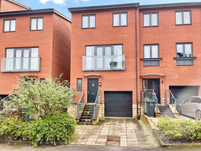 4 Bedroom House To Rent In Yarn Street, Hunslet, Leeds, West Yorkshire, LS10