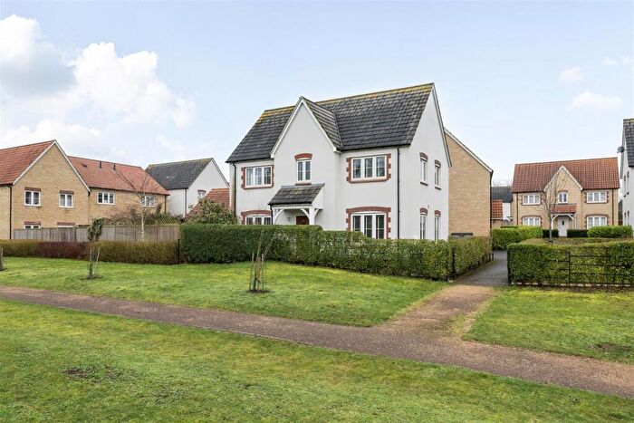 4 Bedroom Detached House For Sale In Studley Gardens, Studley, Calne, SN11