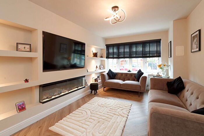 4 Bedroom Detached House For Sale In Vesuvius Drive, Motherwell, North Lanarkshire, ML1