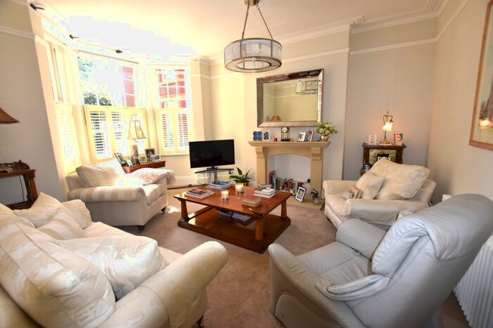 1 Bedroom Flat To Rent In Sutton Court, Fauconberg Road, W4