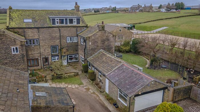 4 Bedroom Semi Detached House For Sale In High Grange House, Ingham Lane, Bradshaw, Halifax, HX2