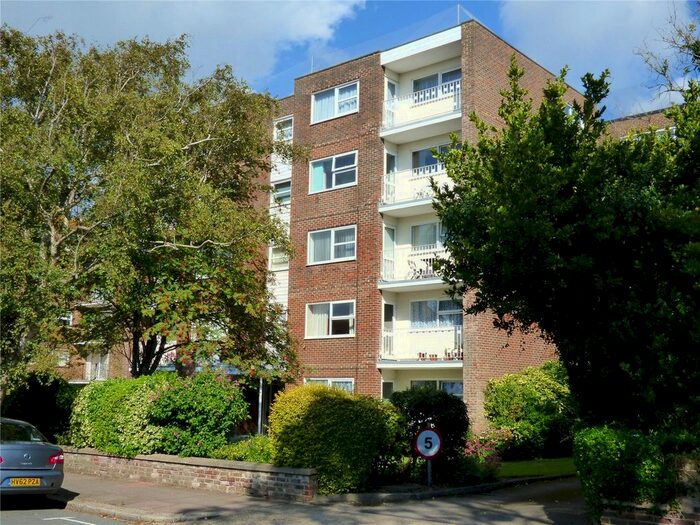 2 Bedroom Flat To Rent In Wentworth Court, Worthing, West Sussex, BN11