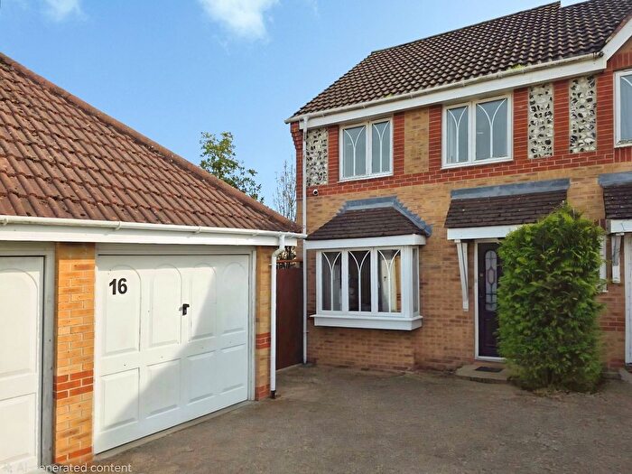 3 Bedroom End Terrace House For Sale In The Halters, Newbury, Berkshire, RG14