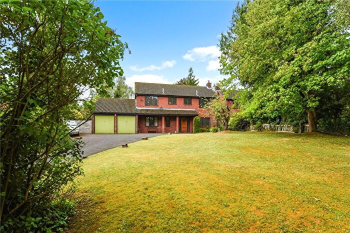 4 Bedroom Detached House For Sale In Springvale Avenue, Kings Worthy, Winchester, Hampshire, SO23