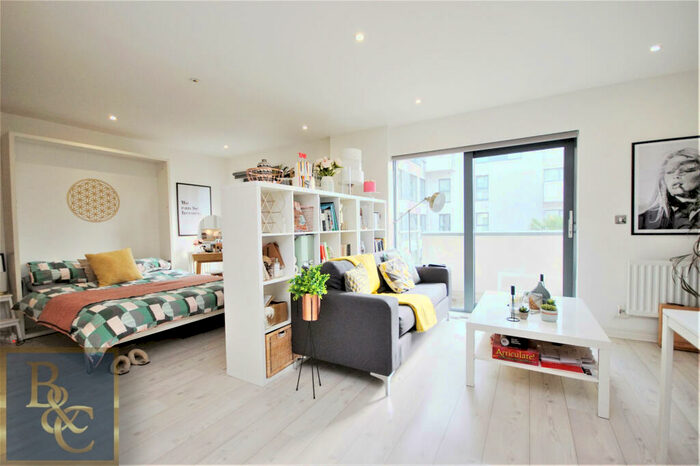 Apartment To Rent In Oval Road, London, NW1