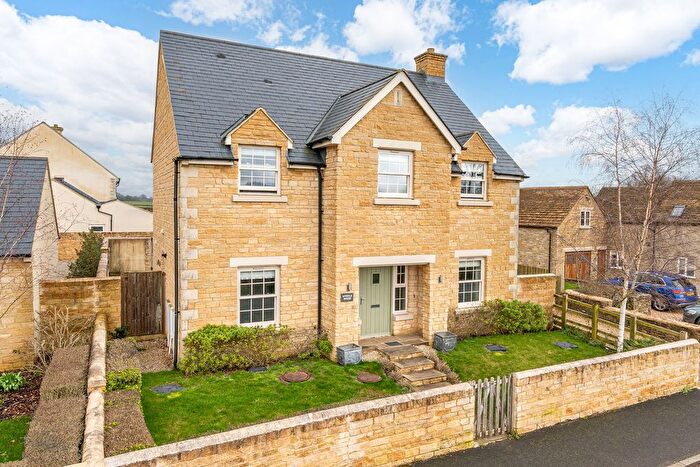 4 Bedroom Detached House For Sale In Tetbury Lane, Crudwell, SN16