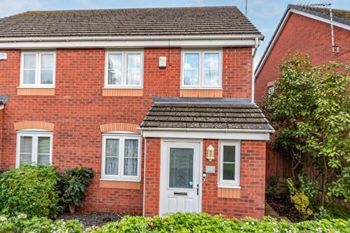 3 Bedroom Semi Detached House For Sale In Alvechurch Road, Birmingham, West Midlands, B31