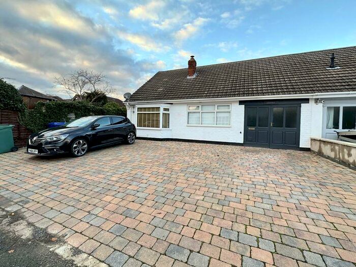 3 Bedroom Bungalow To Rent In Skinners Lane, Waltham, DN37