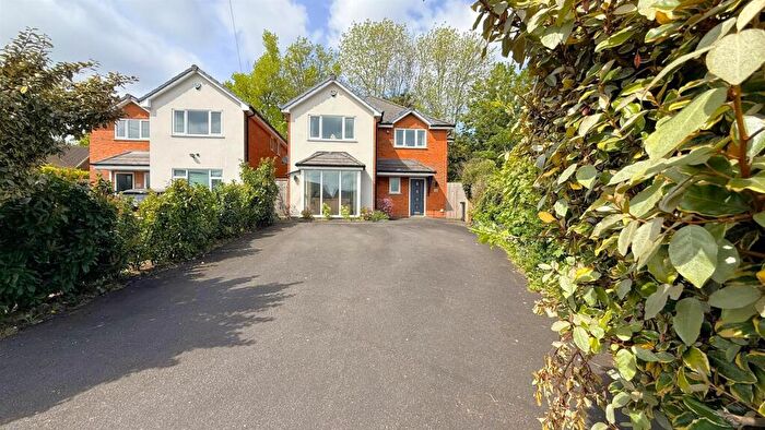 4 Bedroom Detached House For Sale In Redditch Road, Kings Norton, B38