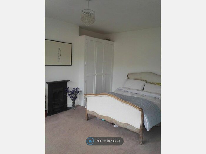 2 Bedroom Flat To Rent In Leytonstone, London, E11
