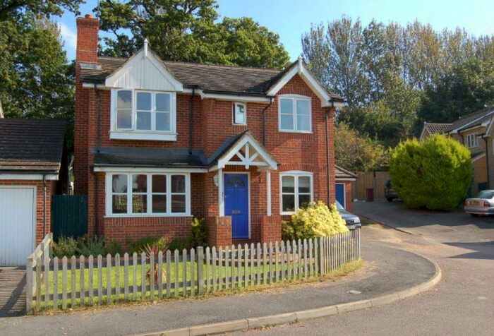 3 Bedroom Detached House To Rent In Morlais, RG4