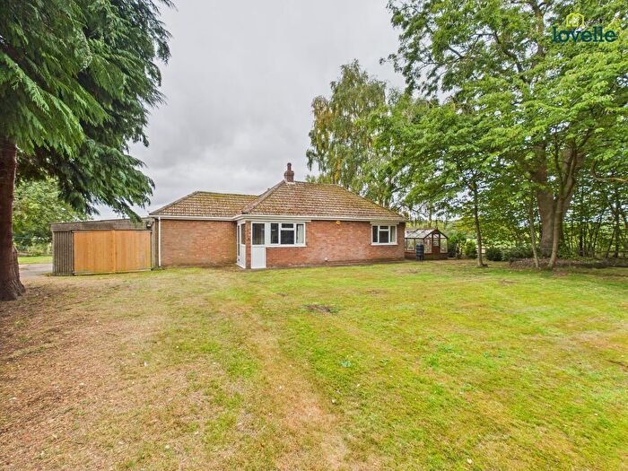 2 Bedroom Detached Bungalow To Rent In Pelham Road, Claxby, LN8