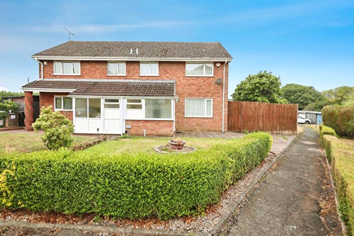 3 Bedroom Semi-Detached House For Sale In Frankley Green, Birmingham, B32