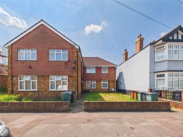 2 Bedroom Flat For Sale In Kitchener Road, Walthamstow, E17