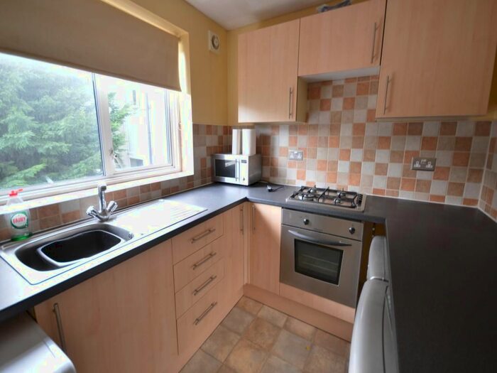1 Bedroom Flat To Rent In Parrock Street, Gravesend, Kent, DA12