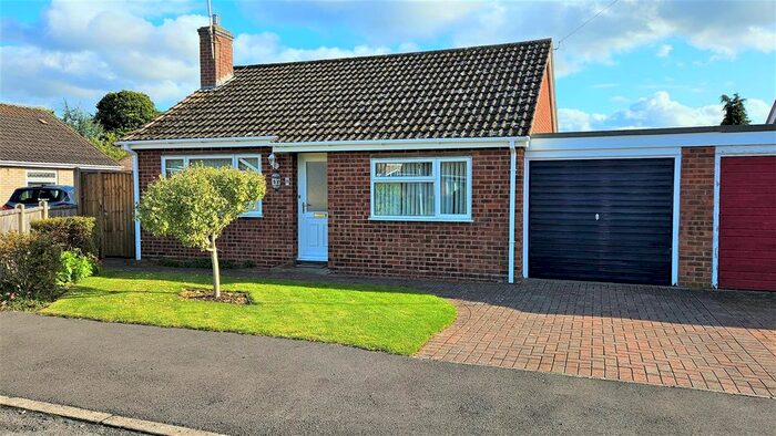 2 Bedroom Detached Bungalow To Rent In Hetherington Close, Kempsey, Worcester, WR5