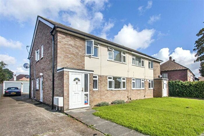 2 Bedroom Maisonette For Sale In Manor Gardens, Ruislip, HA4