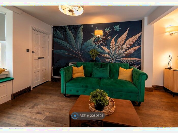 2 Bedroom Terraced House To Rent In St. Leonards Road, Windsor, SL4