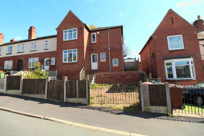 3 Bedroom Semi-Detached House To Rent In Wellgate, Glasshoughton, Castleford, WF10