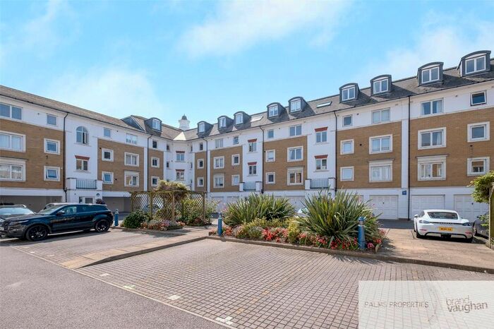 3 Bedroom Flat To Rent In Merton Court, The Strand, Brighton, BN2