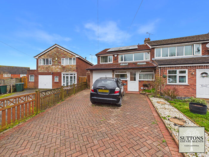 3 Bedroom End Of Terrace House For Sale In Burton Close, Allesley, Coventry, CV5