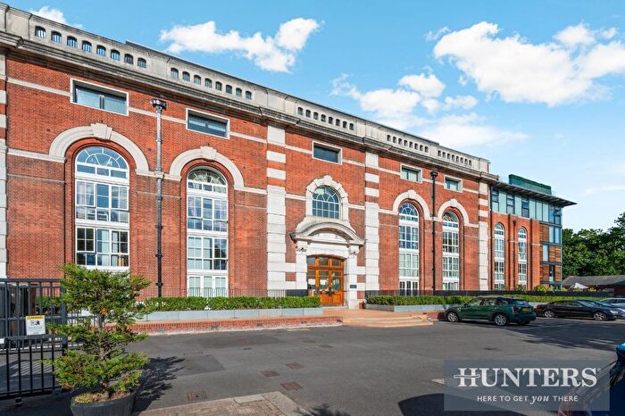 2 Bedroom Flat To Rent In Great West Road, London, W6