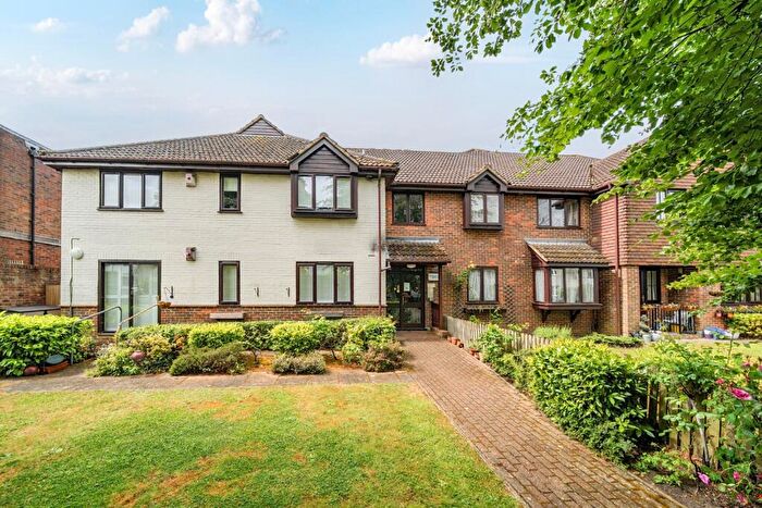 1 Bedroom Apartment For Sale In Magpie Hall Lane, Bromley, BR2
