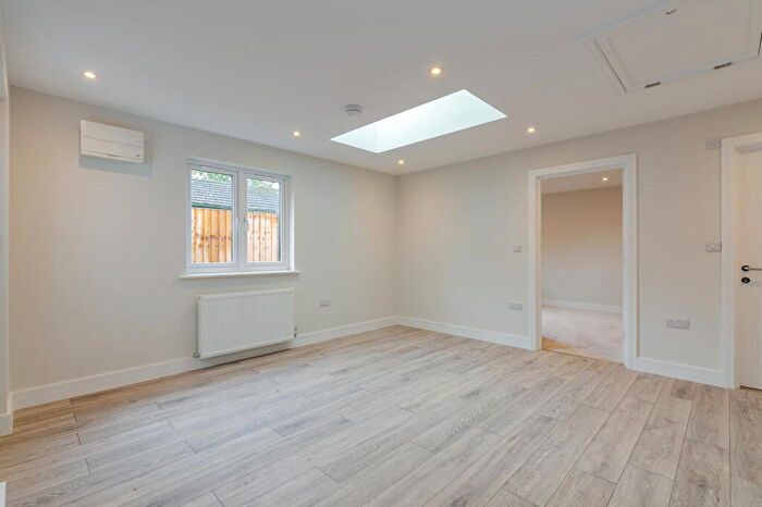 1 Bedroom Flat For Sale In Hereford Close, Guildford, GU2