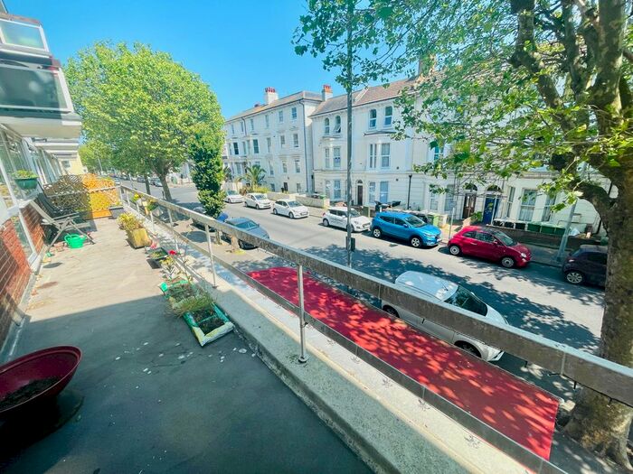 2 Bedroom Flat To Rent In Pevensey Road, Eastbourne, BN21