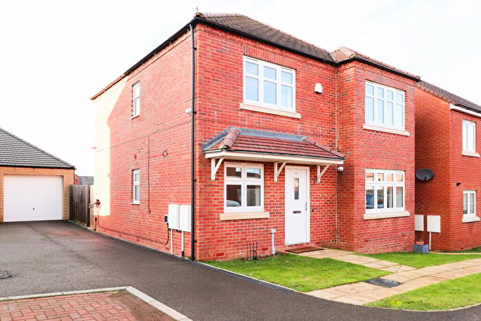 4 Bedroom Detached House For Sale In Harvester Way, Northampton, NN4