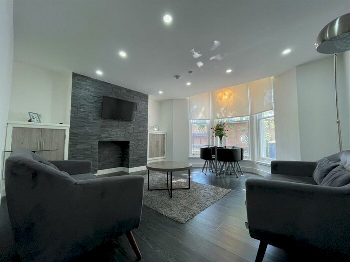 2 Bedroom Flat To Rent In The Walk, Cardiff, CF24