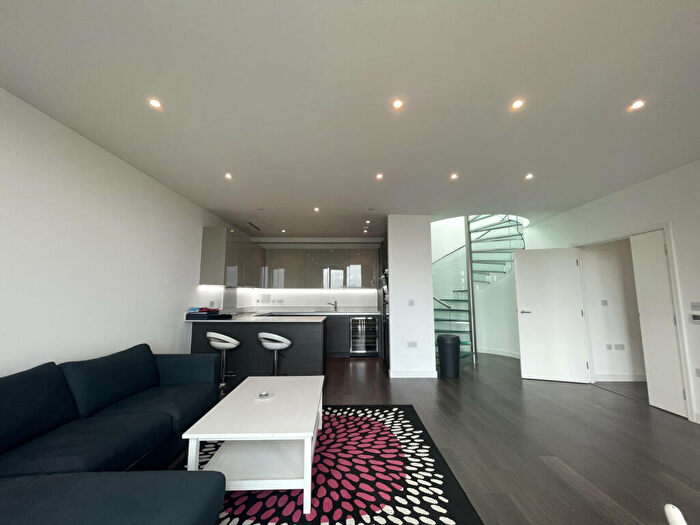 2 Bedroom Duplex For Sale In Saffron Central Square, CR0