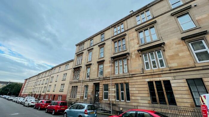 2 Bedroom Ground Flat To Rent In Arlington Street, Flat /, G3