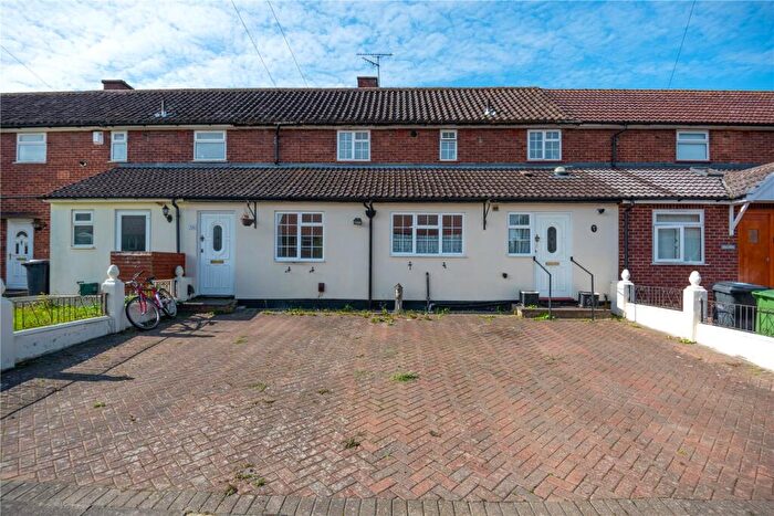 4 Bedroom Terraced House For Sale In Wallingford Walk, St. Albans, AL1