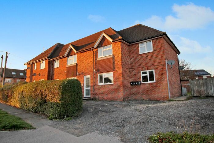 2 Bedroom Maisonette To Rent In Edward Road, Alton, Hampshire, GU34